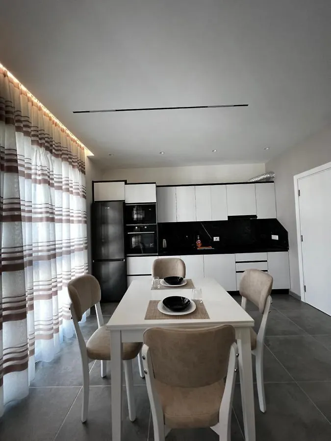 Comfort Inn Ll Tirana Apartamento